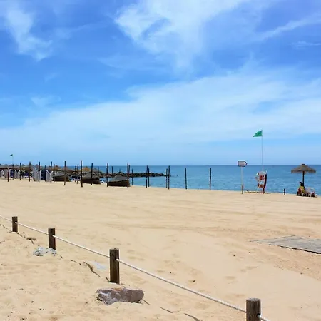 Apart Rei T2 - 200m From The - Free Parking Apartment Quarteira